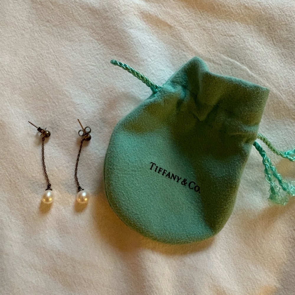 Tiffany & Co. Pearl Drop Earrings with Pouch
